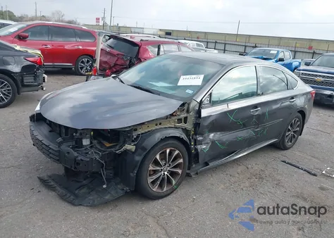 2016 Toyota Avalon Xle Plus z USA, uszkodzony, nr VIN 4T1BK1EB9GU215958